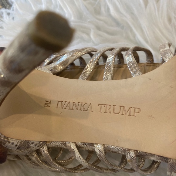 Ivanka Trump Womens Leopard Print Leather Back Zip Strappy Heels Sandals Size 7 - Picture 10 of 10